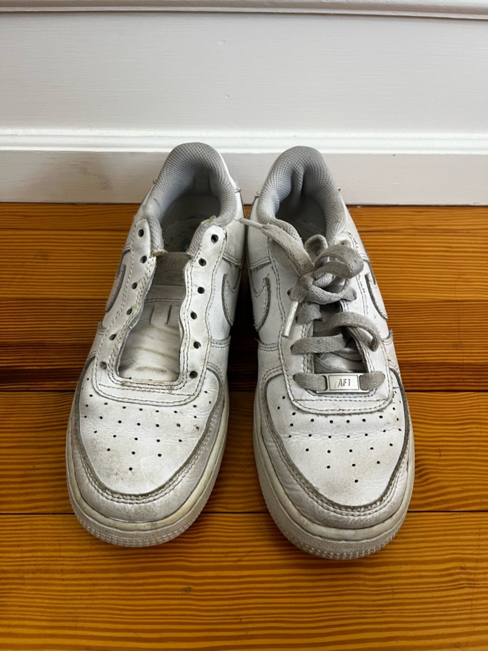 Nike Kids AF1 size 4Y - Picture 2 of 6